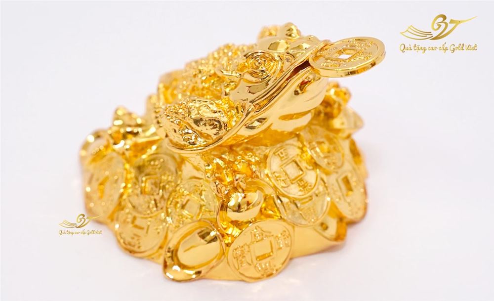 Ý nghĩa về tượng cóc ngậm tiền vàng mạ vàng trong phong thủy
