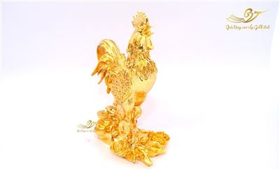 Ý nghĩa về tượng gà mạ vàng trong phong thủy 